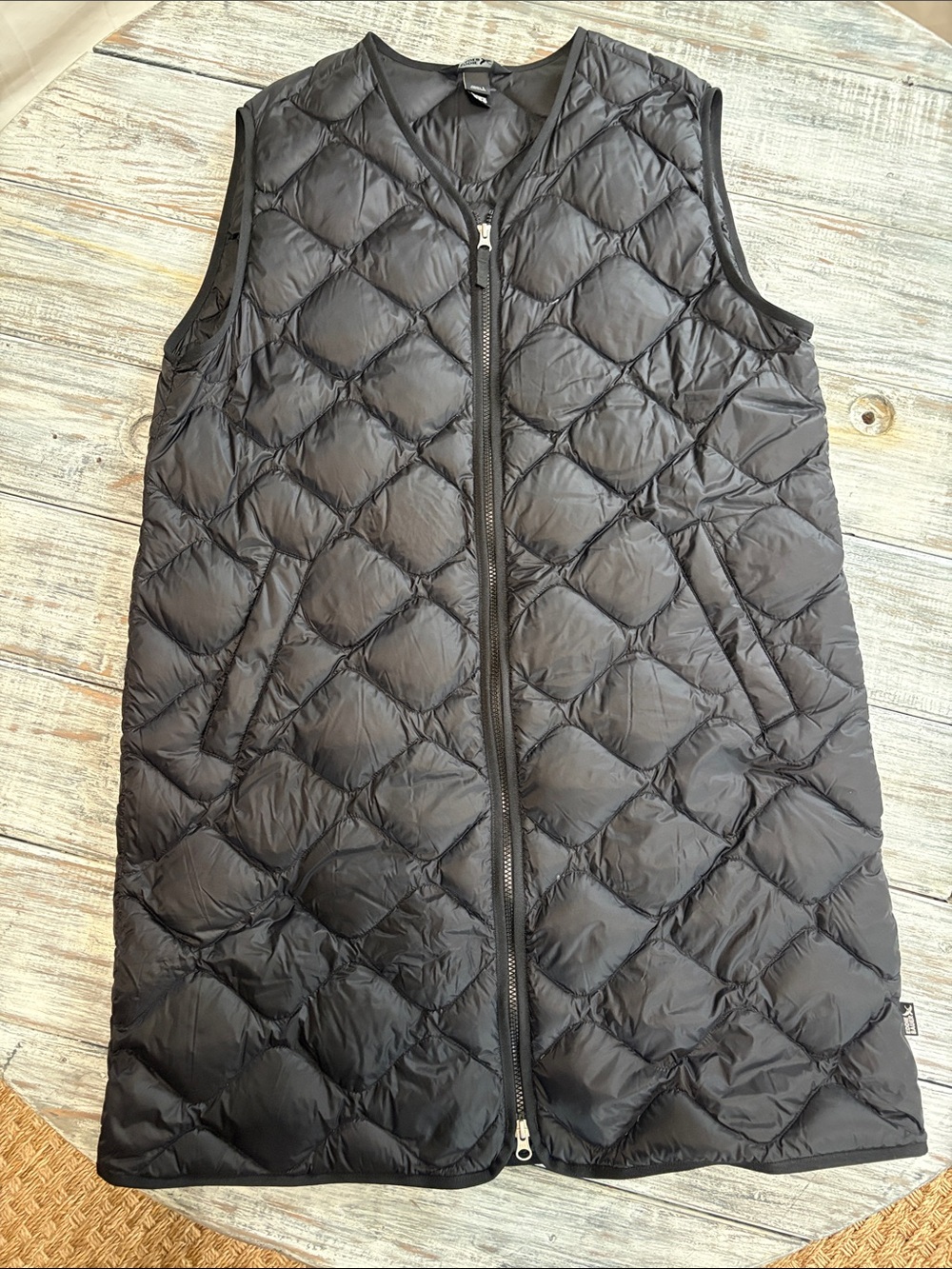 As new, Eddie Bauer long black quilted down 650 vest, size L
